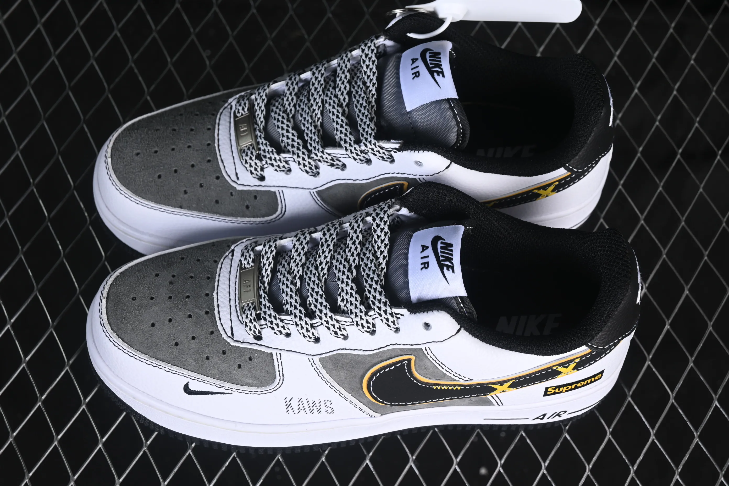 All categories Nk Air Force 1 Air Force series Nk Air Force 1 Low Air Force low top Nike Air Force 1'07 Low Supreme co-branded white gray yellow edge hook Air Force 1 low top casual sneakers XZ6188-259